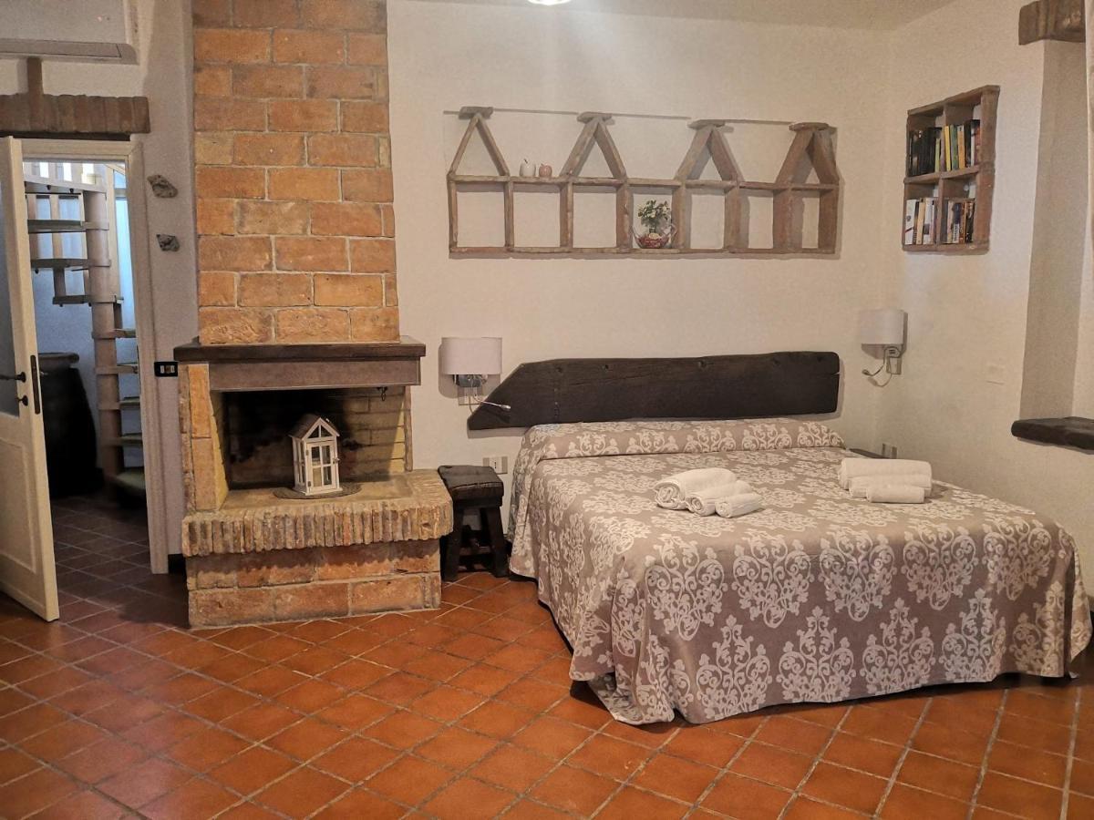 カスティリオーネ・デル・ラーゴ Il Torrione Bed & Breakfast エクステリア 写真